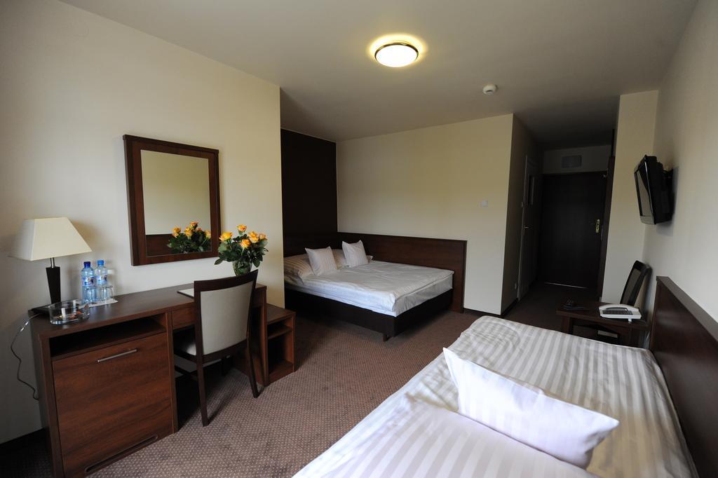 Hotel Kormoran Mierki Extérieur photo